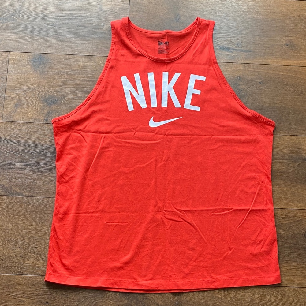 Nike Women's Dri-FIT Tomboy Graphic Tank Top Red size XL